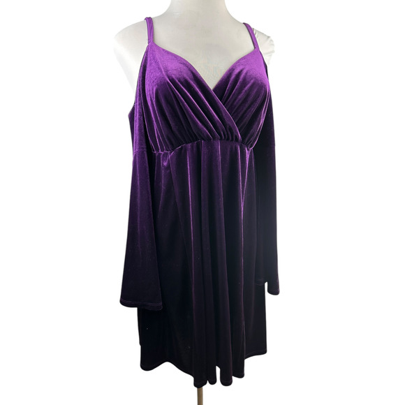 *Flawed Torrid Mini Velvet Cold Shoulder Surplice Dress Purple Size 1X No Tie - Picture 2 of 16